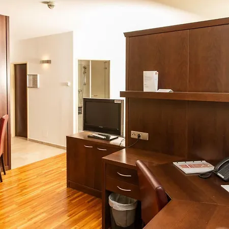 Ruhiges-Apartment-Fuer-Drei-In-Schwechat Schwechat